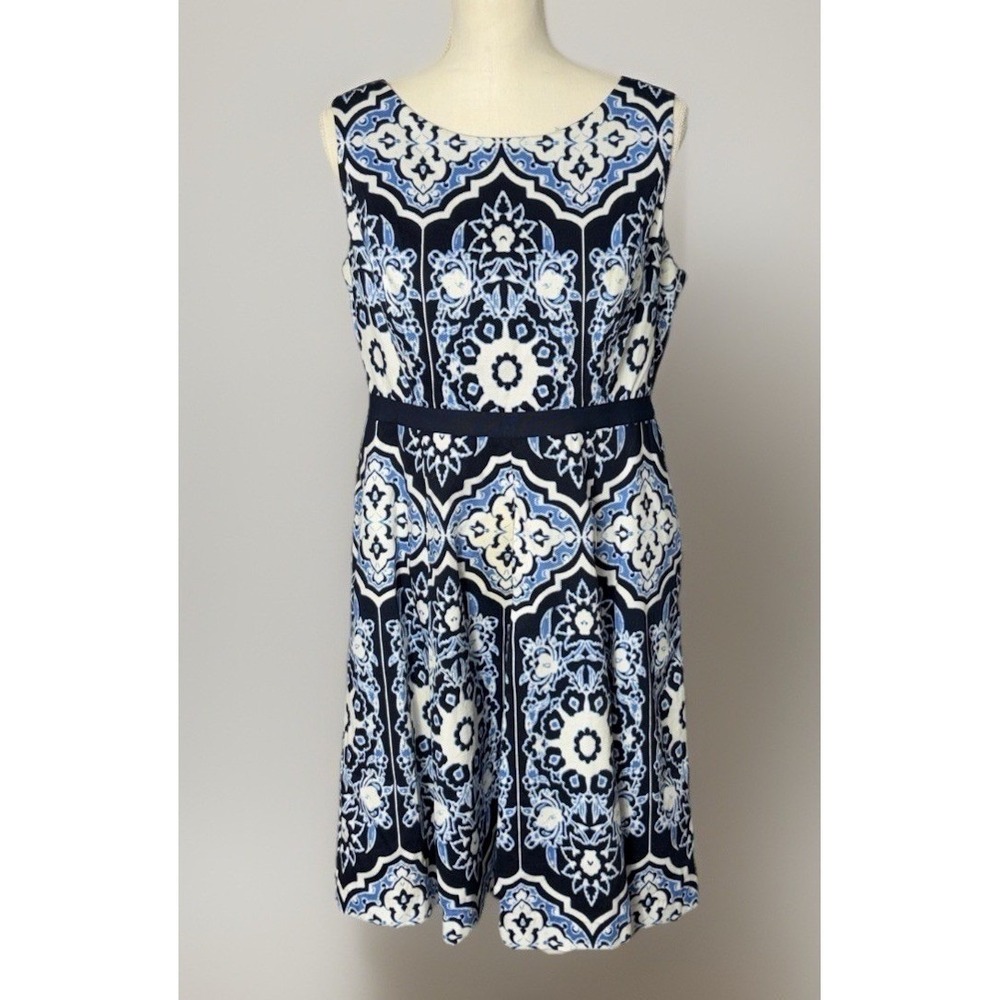 Talbots Dress Womens 8 Blue White Medallion Pique Fit Flare Preppy Coastal Chic